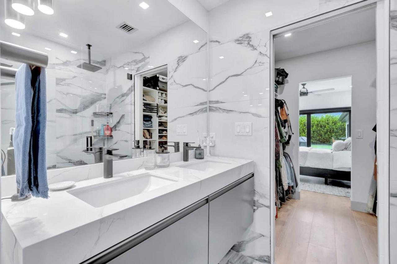 Lovely 2br 2ba Modern Flat With Vibrant Backyard Holiday home