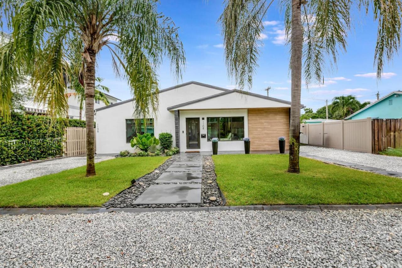 Holiday home Lovely 2br 2ba Modern Flat With Vibrant Backyard Fort Lauderdale