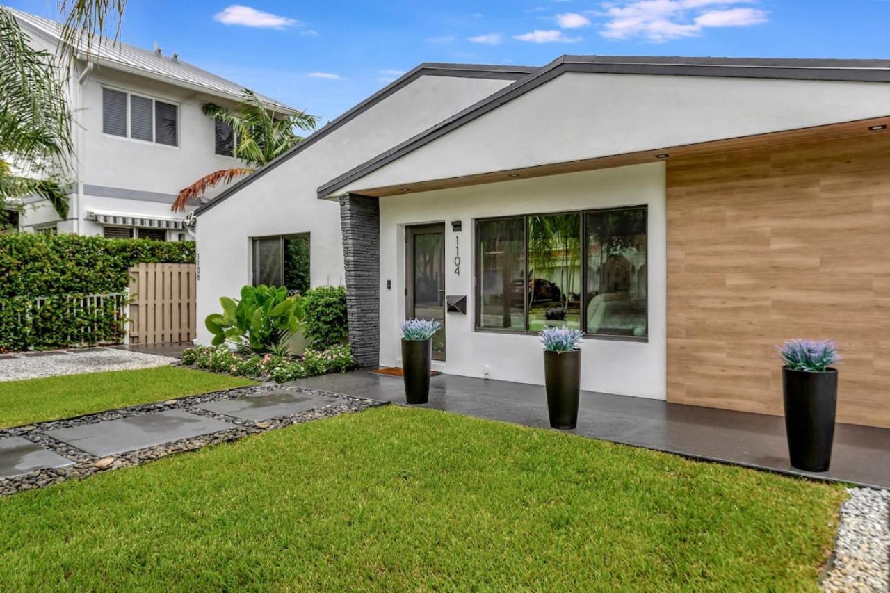Lovely 2br 2ba Modern Flat With Vibrant Backyard * Fort Lauderdale
