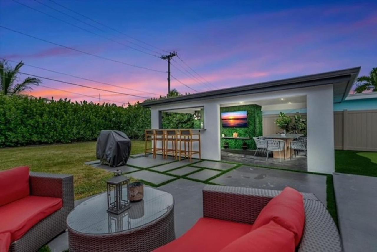 Holiday home Lovely 2br 2ba Modern Flat With Vibrant Backyard