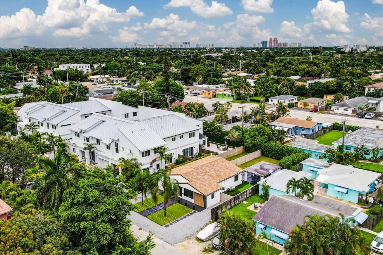 Holiday home Lovely 2br 2ba Modern Flat With Vibrant Backyard
