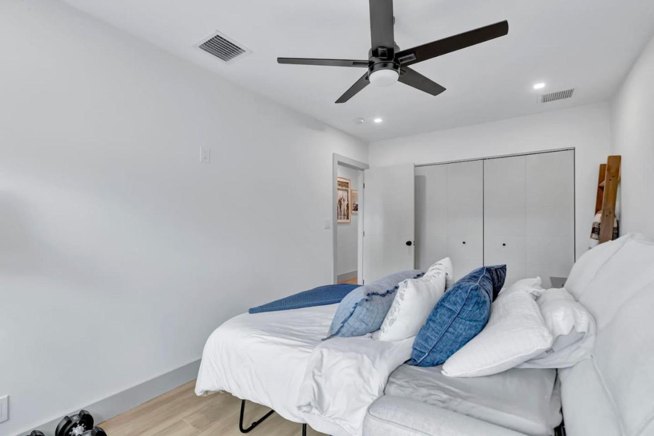 Lovely 2br 2ba Modern Flat With Vibrant Backyard * Fort Lauderdale