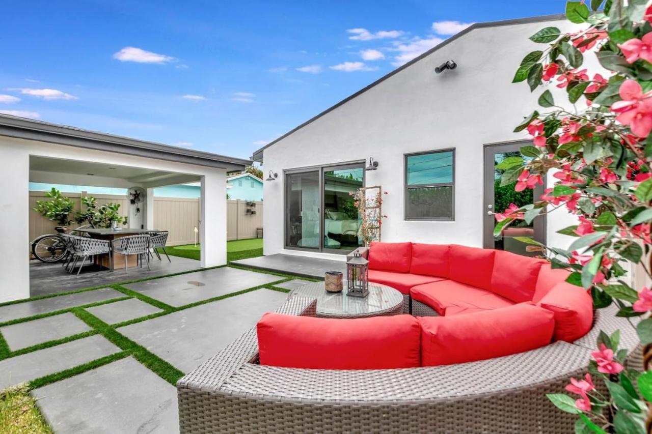 Holiday home Lovely 2br 2ba Modern Flat With Vibrant Backyard