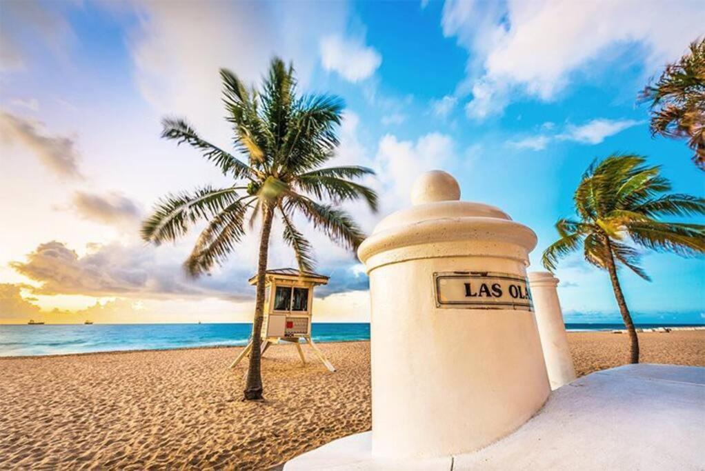 2bdrm 1bath Newly Renovated - Walk To The Beach! Apartment *