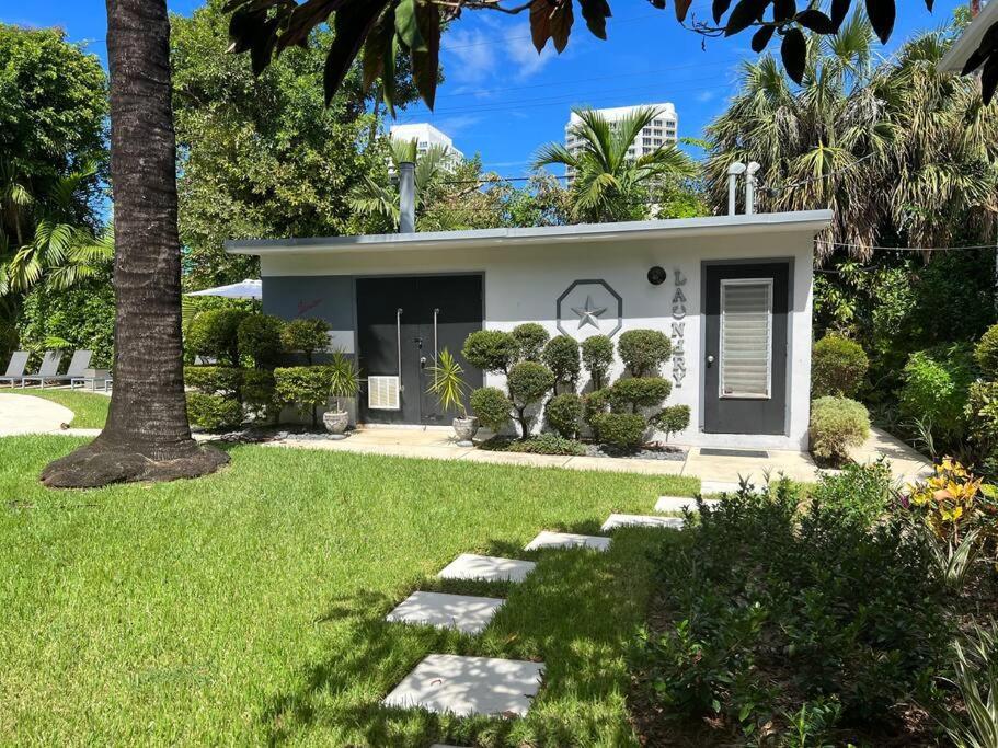 2bdrm 1bath Newly Renovated - Walk To The Beach! *