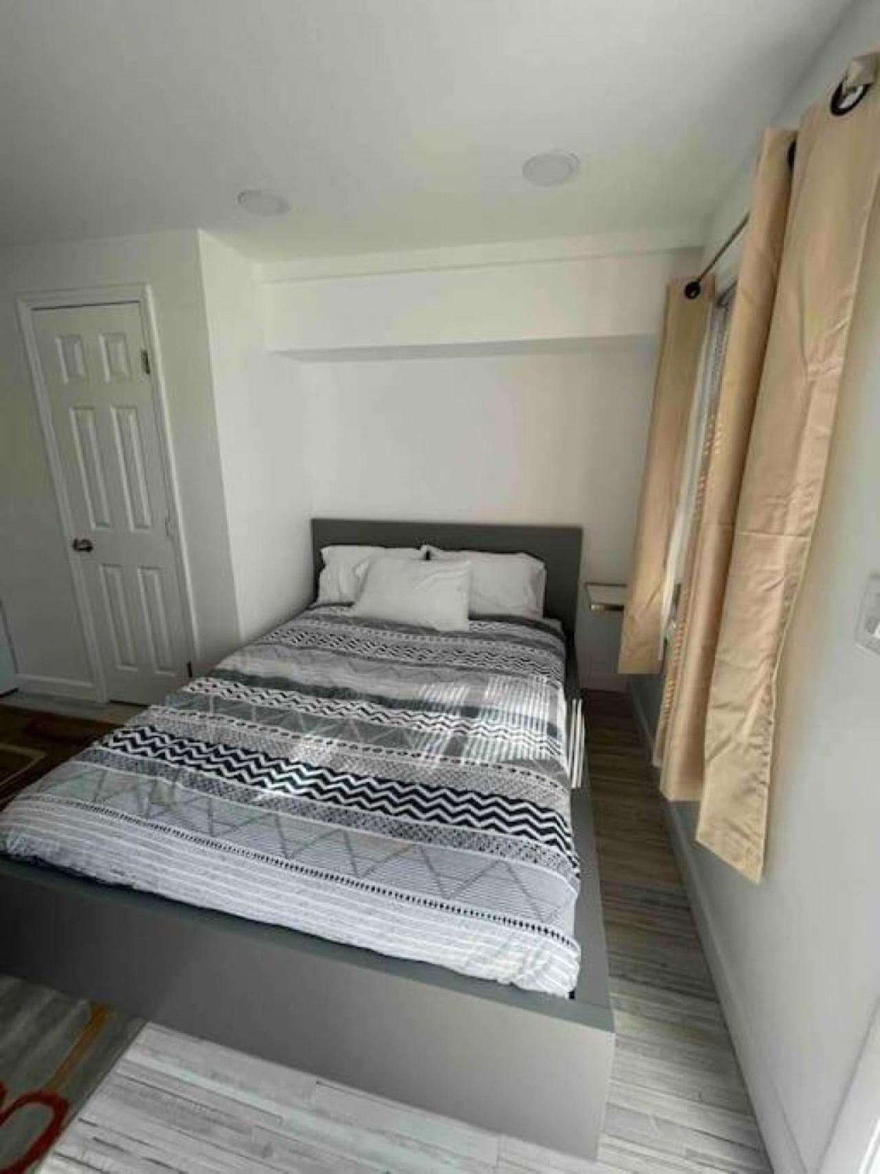 Apartment Modern Close To Downtown And The Airport
