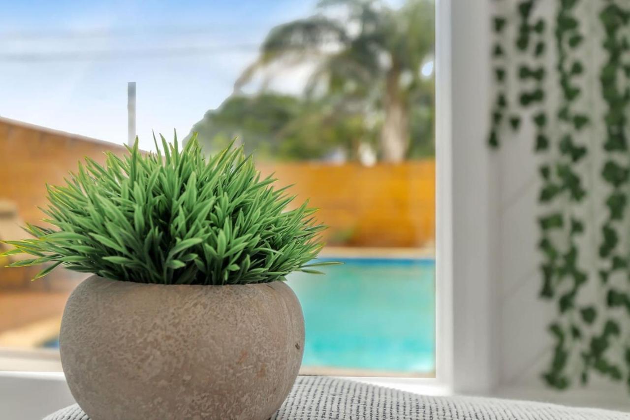 Luxury Oakland Park Oasis