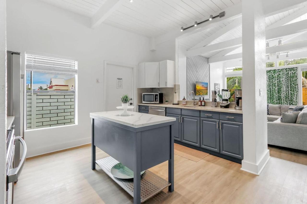 Luxury Oakland Park Oasis