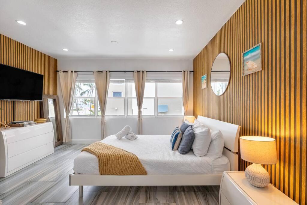 Ocean Views! Steps From Dining, Shopping, Olas * Fort Lauderdale