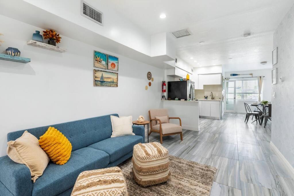 Apartment Ocean Views! Steps From Dining, Shopping, Olas Fort Lauderdale