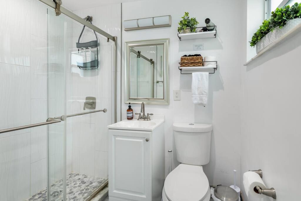 Ocean Views! Steps From Dining, Shopping, Olas Fort Lauderdale