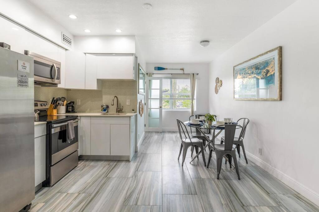 Ocean Views! Steps From Dining, Shopping, Olas * Fort Lauderdale