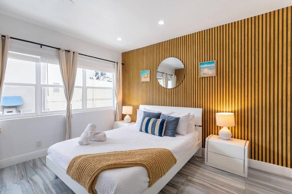 Ocean Views! Steps From Dining, Shopping, Olas Fort Lauderdale