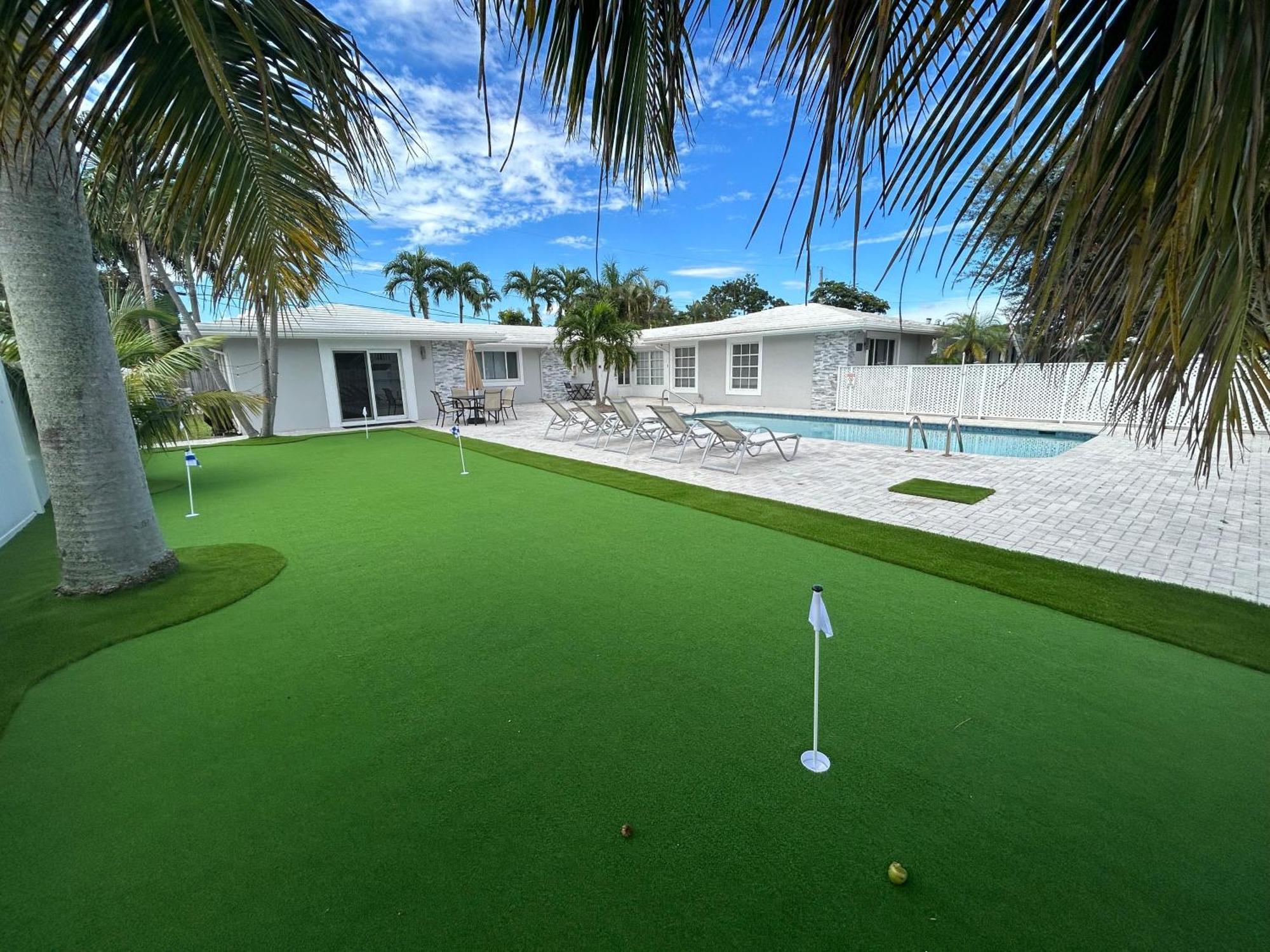 Apartment Cozy Getaway With Pool And Putting Unit 1 *
