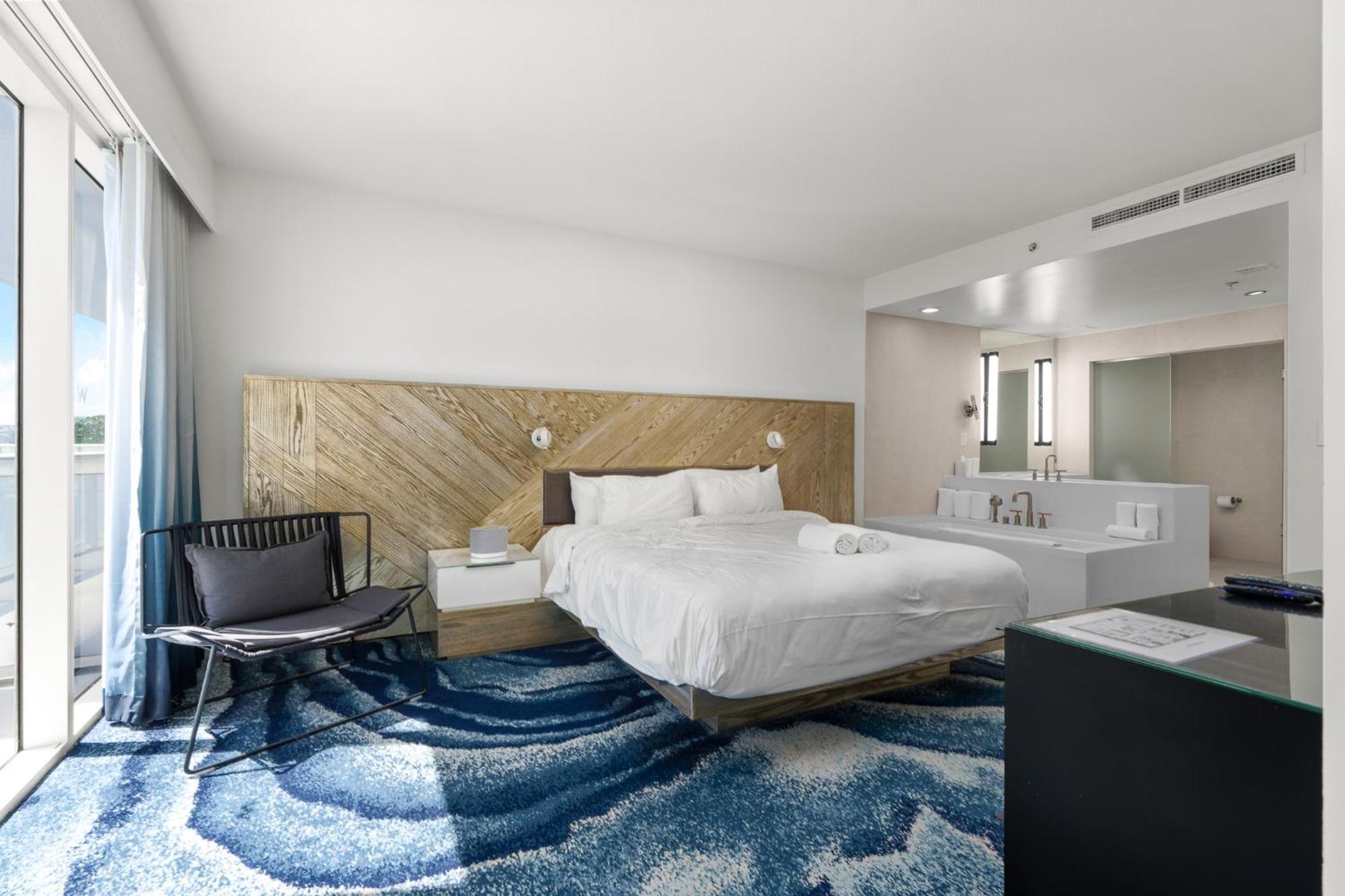 Apartment 2br W Fll, Ocean Views, Infinity Pool, Hot Tub, Large Balcony, Easy Amentiy Access *