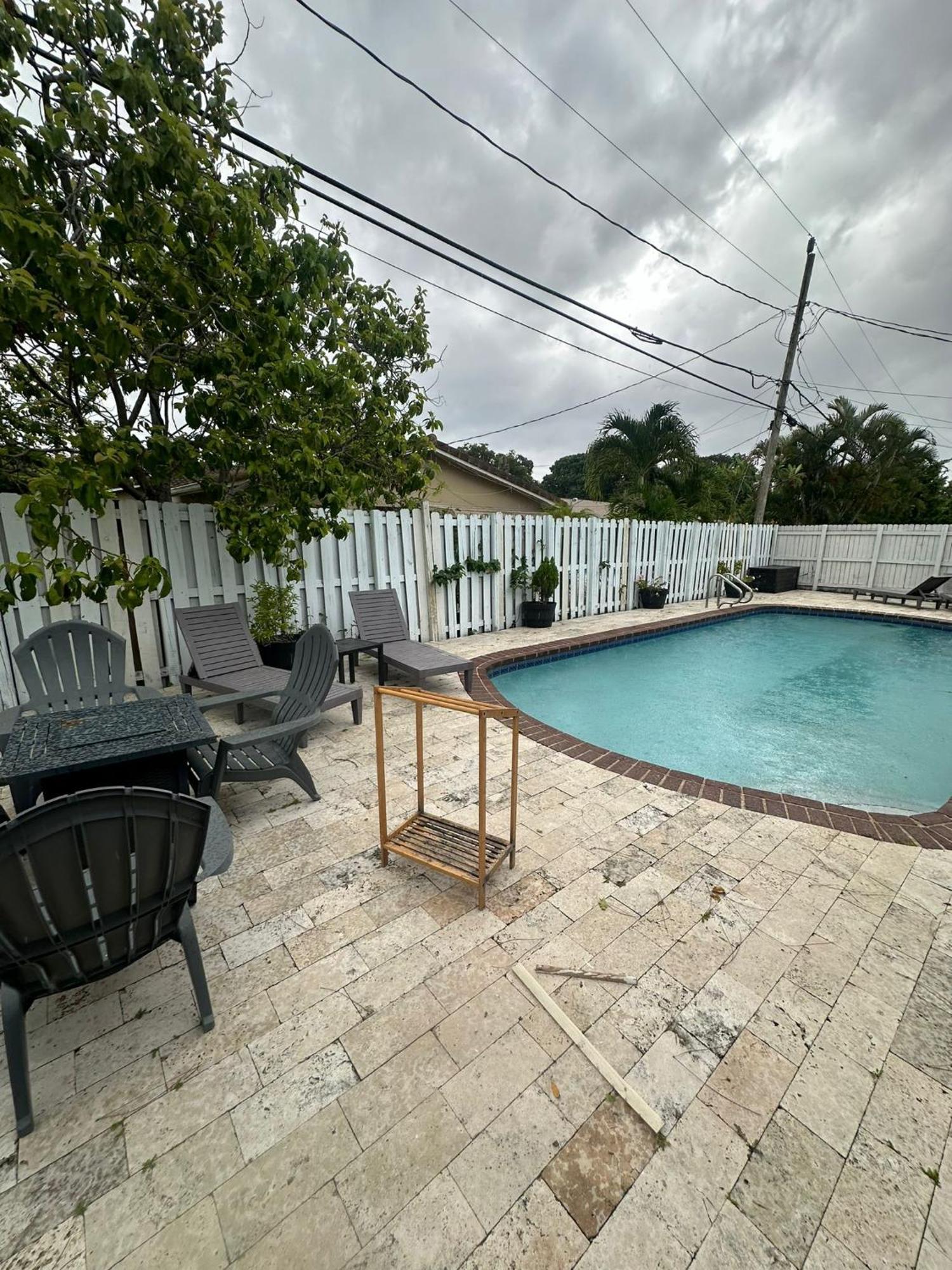 Spacious 4br 2ba Oasis With Private Pool Holiday home