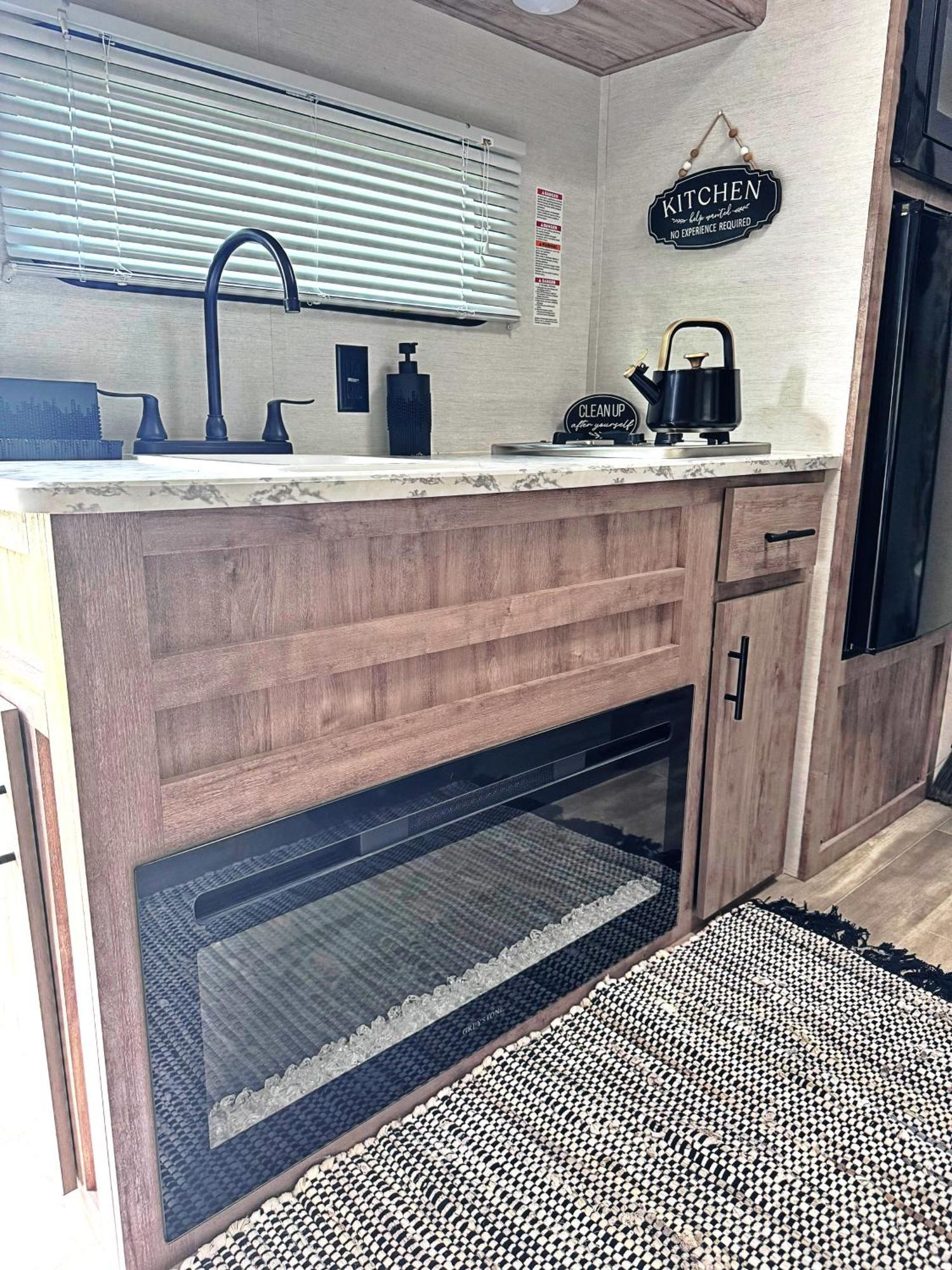 Holiday home Cozy Rv Trailer