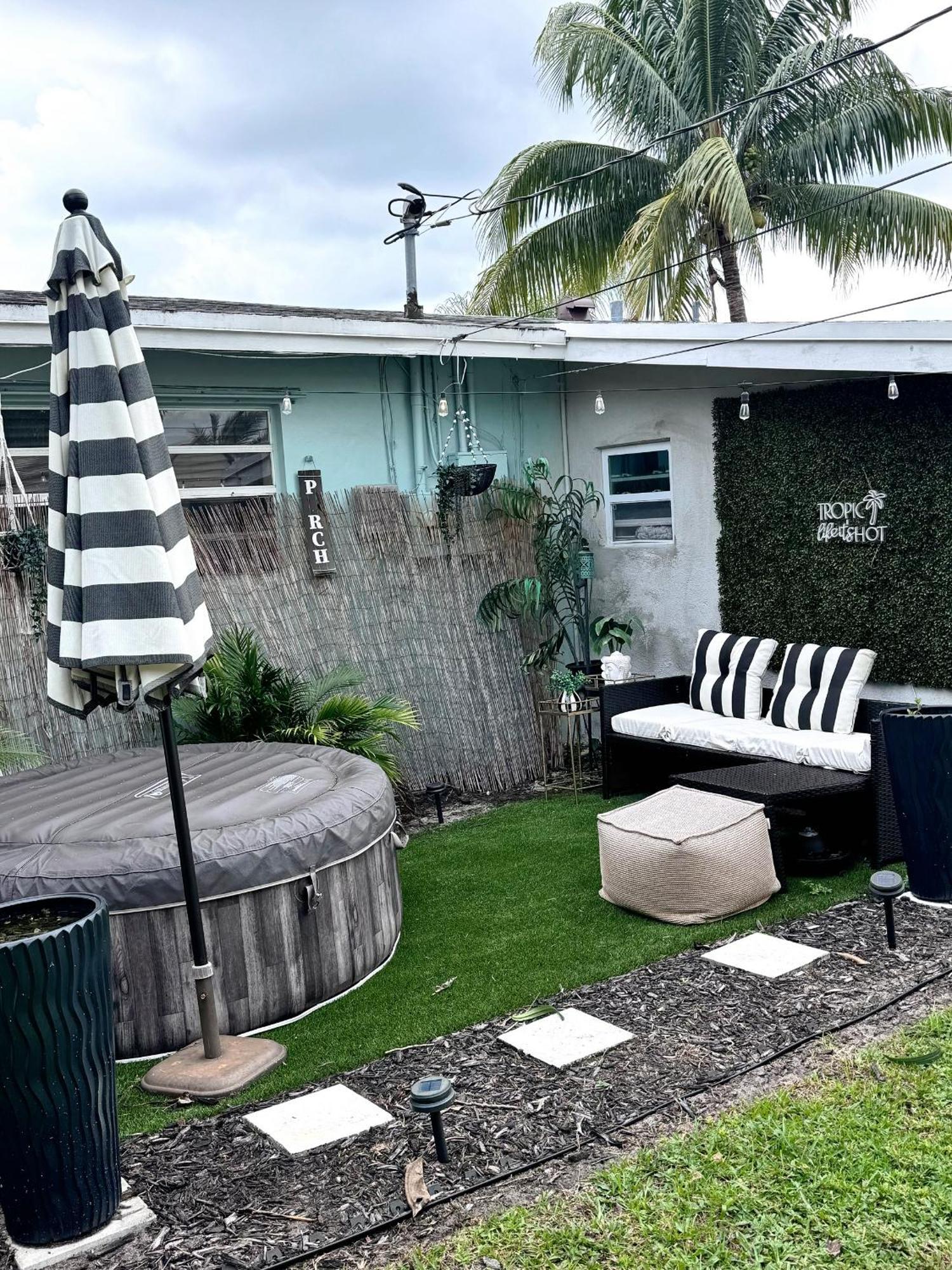 Cozy Rv Trailer Holiday home Fort Lauderdale