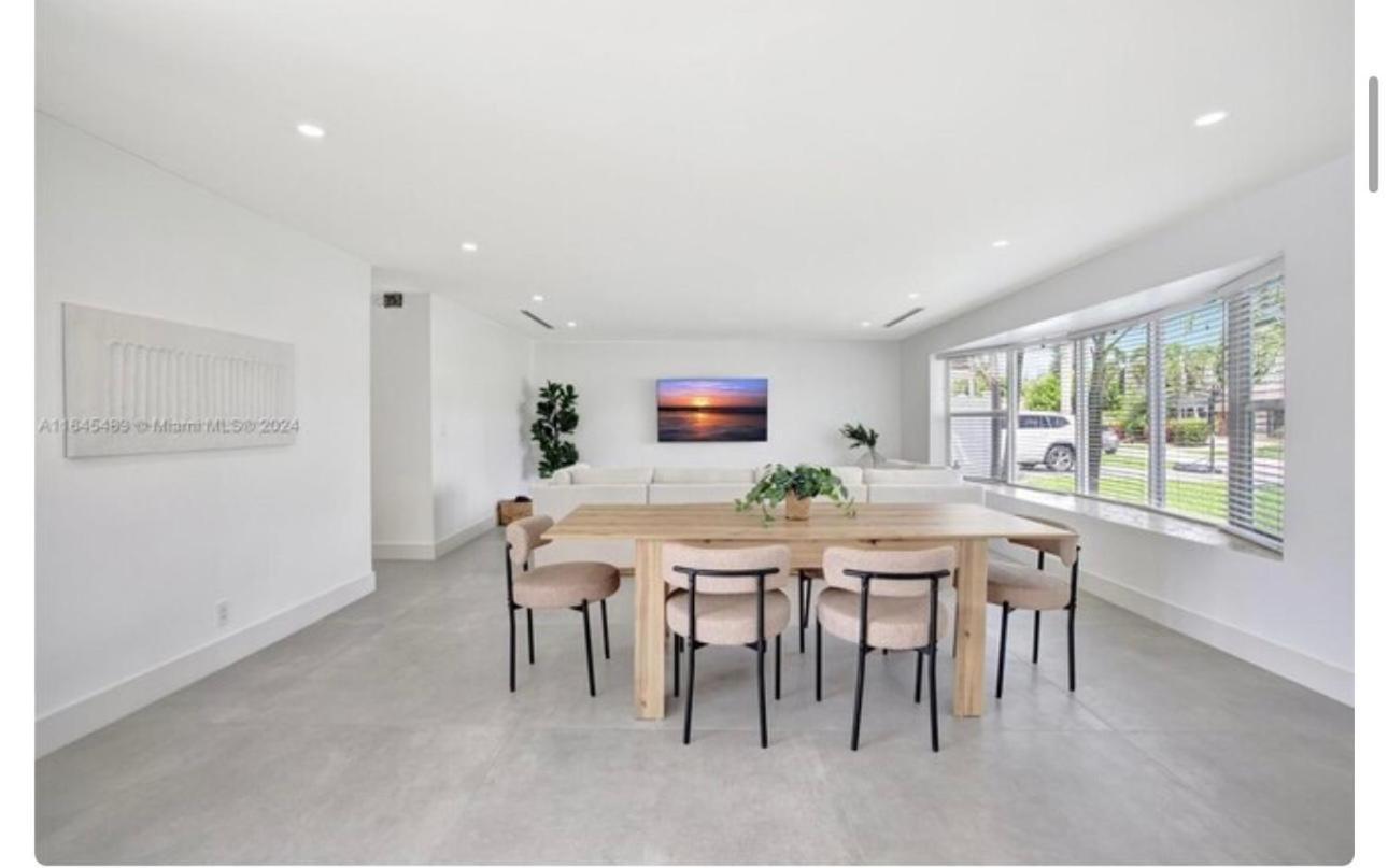 Waterfront With 3 Bedroom Private *