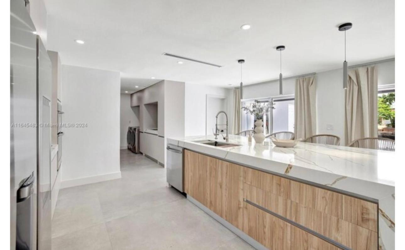 Waterfront With 3 Bedroom Private Fort Lauderdale
