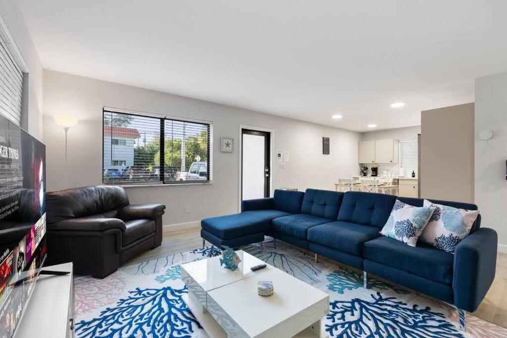 Beachside Parking - Olas, Airport, Port Evg Apartment *