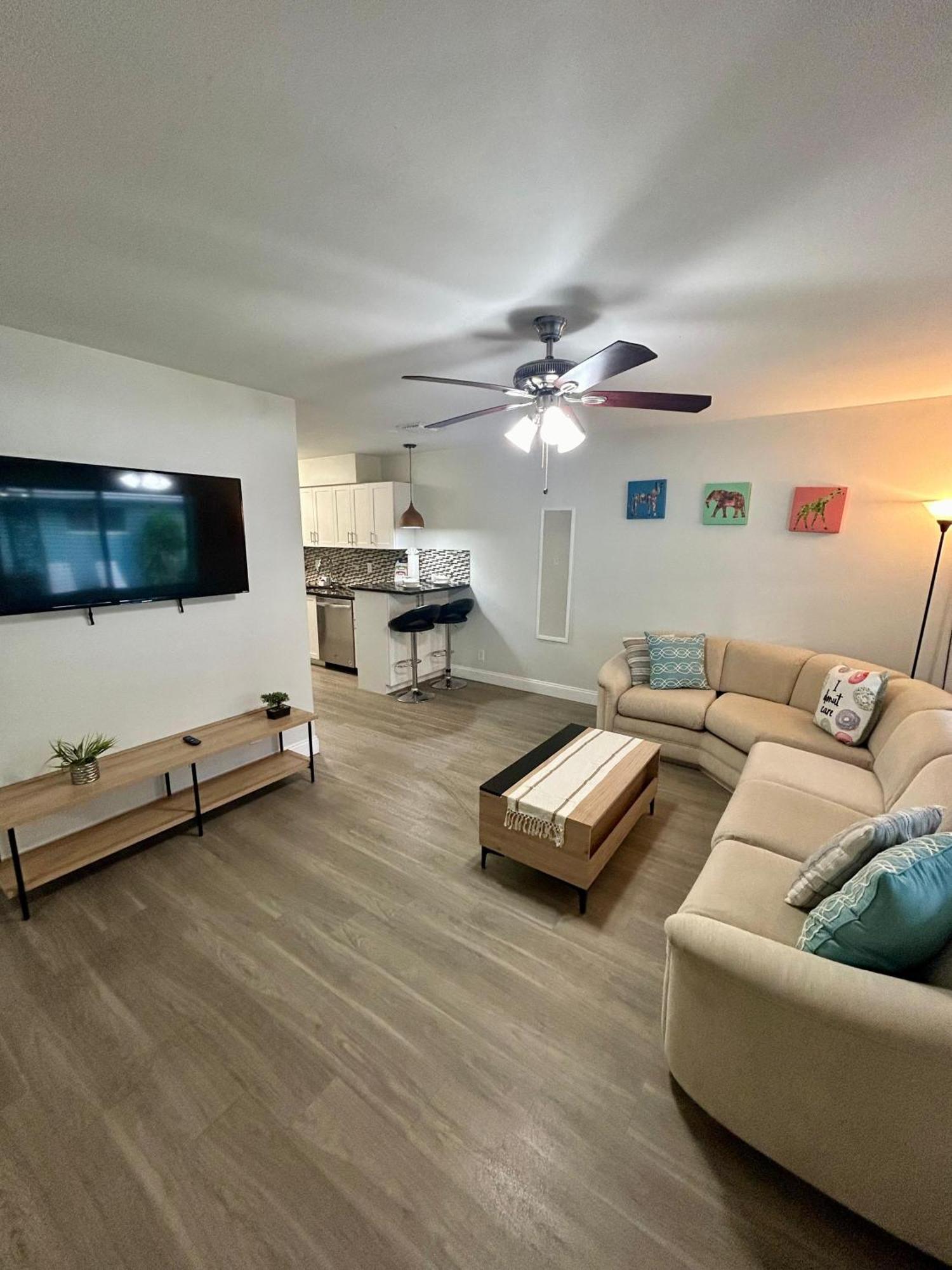 Apartment 2 Min Walk To With Free Parking At Lauderdale 21-3 *