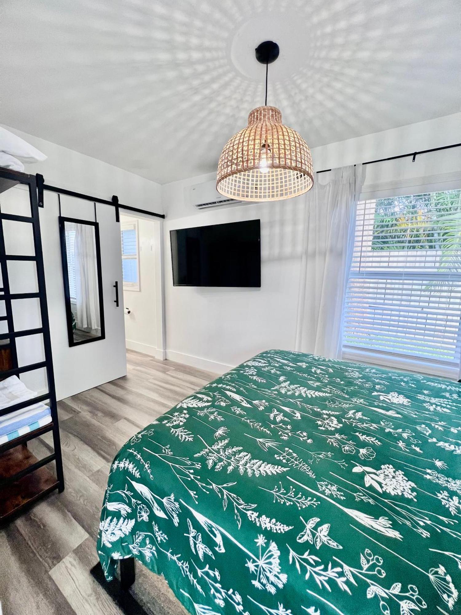 Cozy Place Minutes To Lauderdale With Pool Apartment