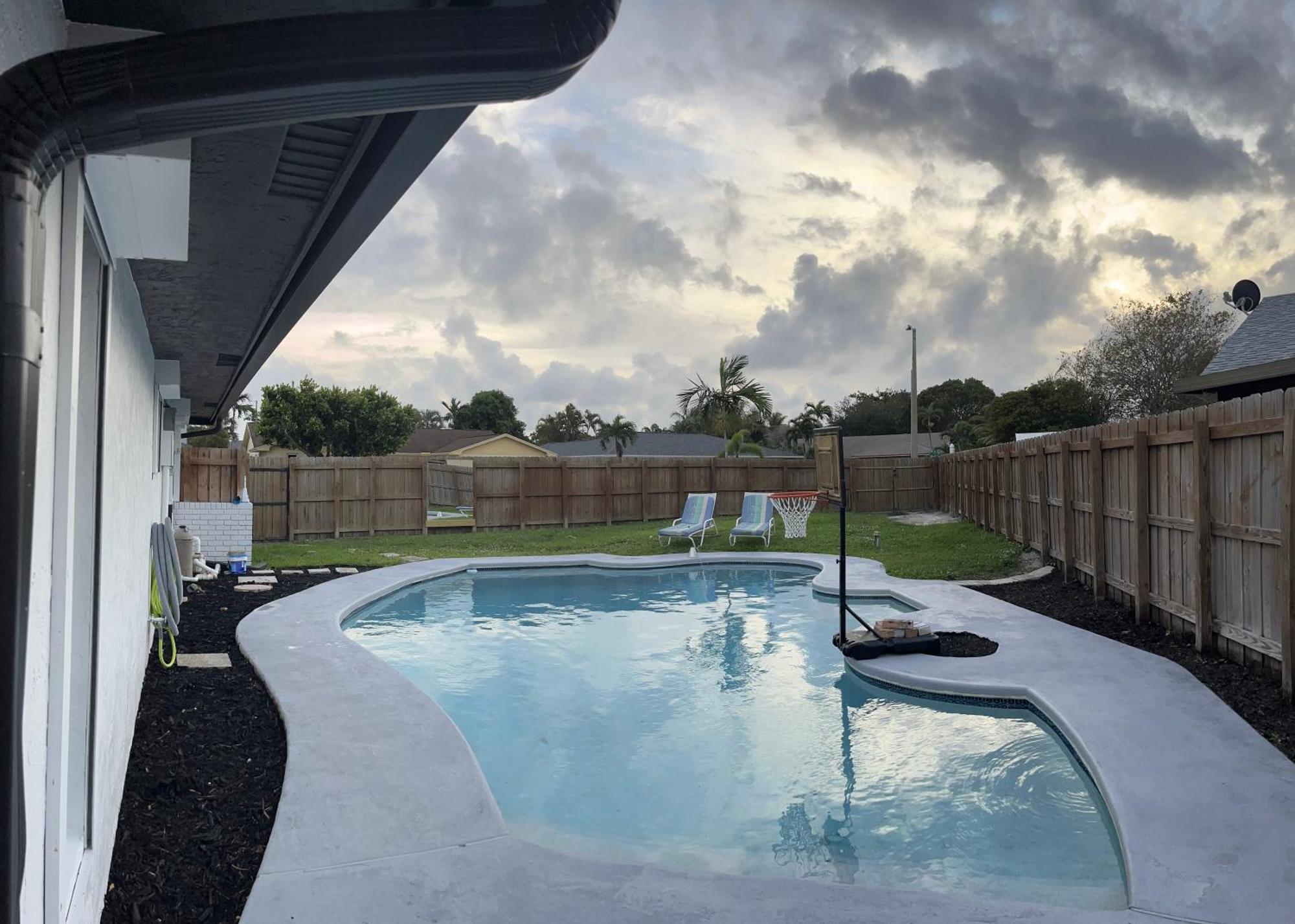 Holiday home Lakefront Retreat With Pool Mins From And Airport Fort Lauderdale