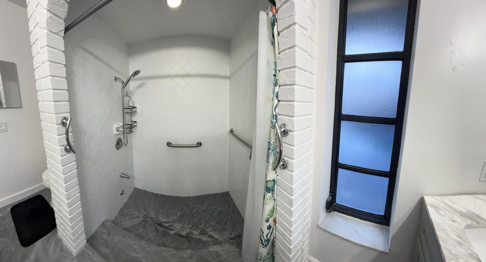 Lakefront Retreat With Pool Mins From And Airport Holiday home Fort Lauderdale