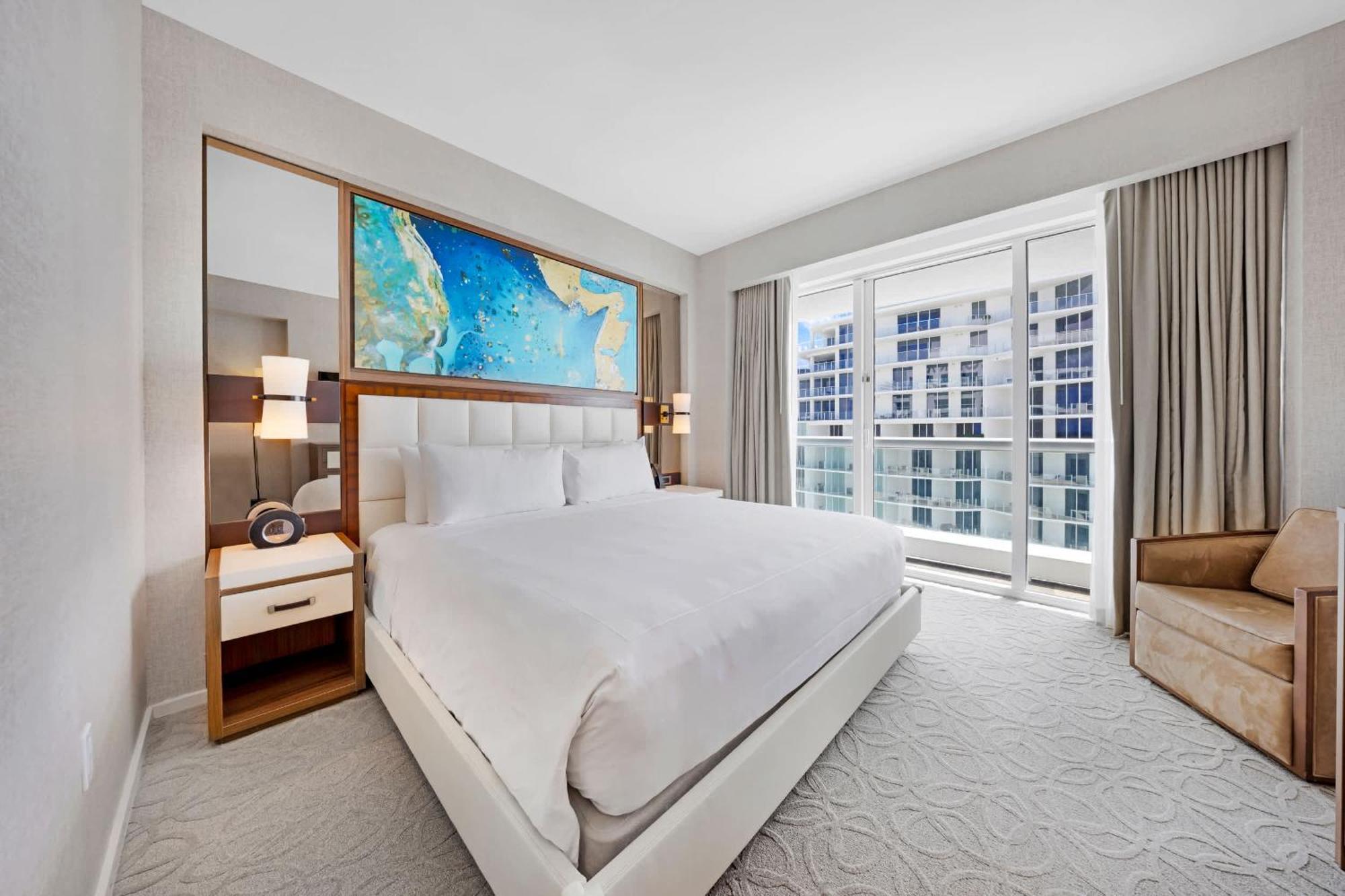 Apartment Beachfront With Spacious Balcony *