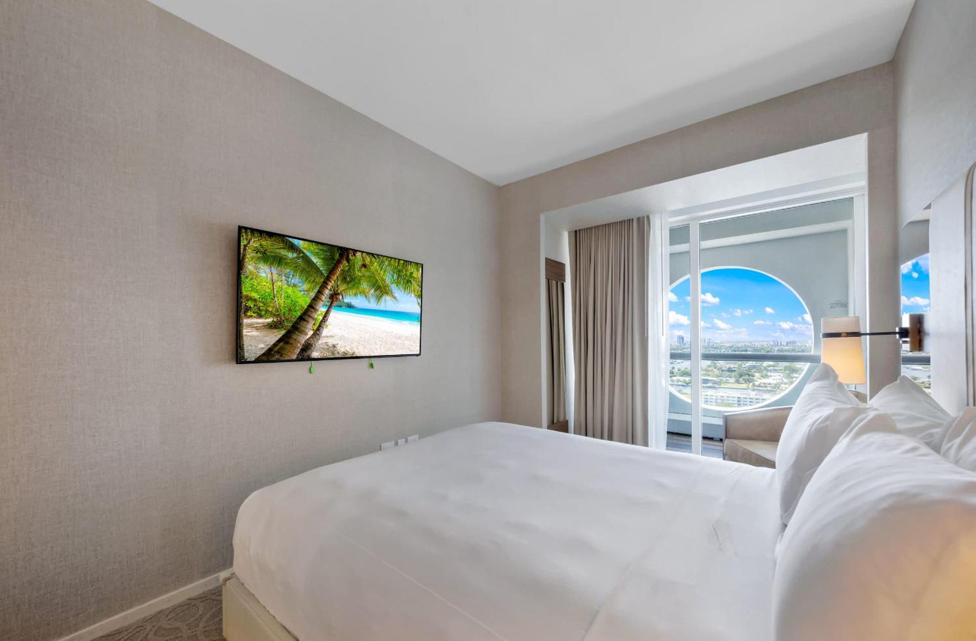 Beachfront With Spacious Balcony Fort Lauderdale
