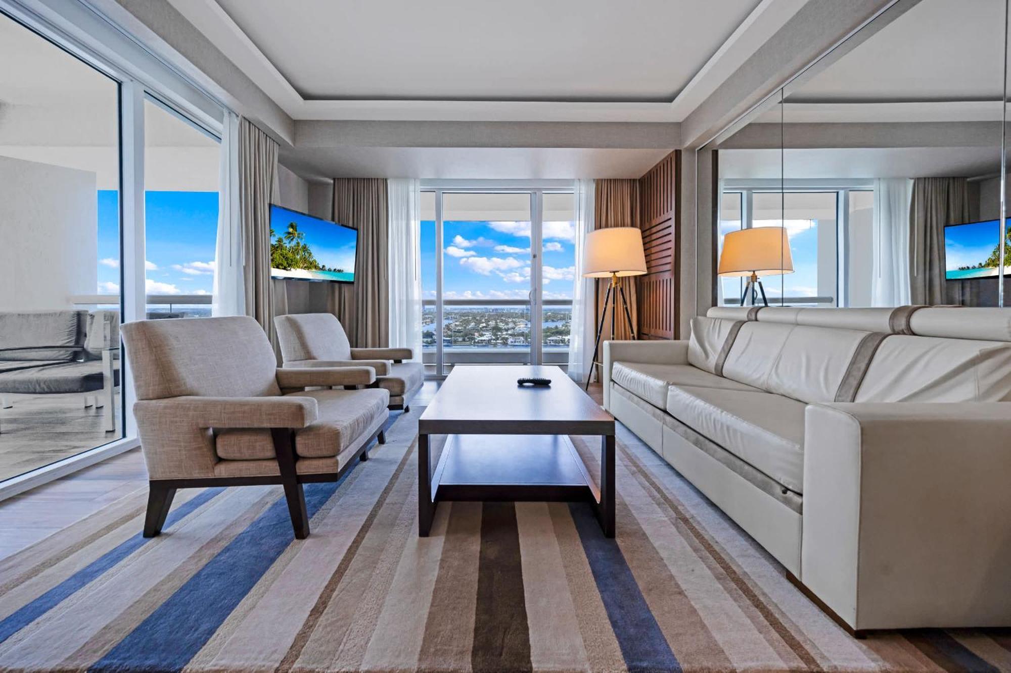 Beachfront With Spacious Balcony *