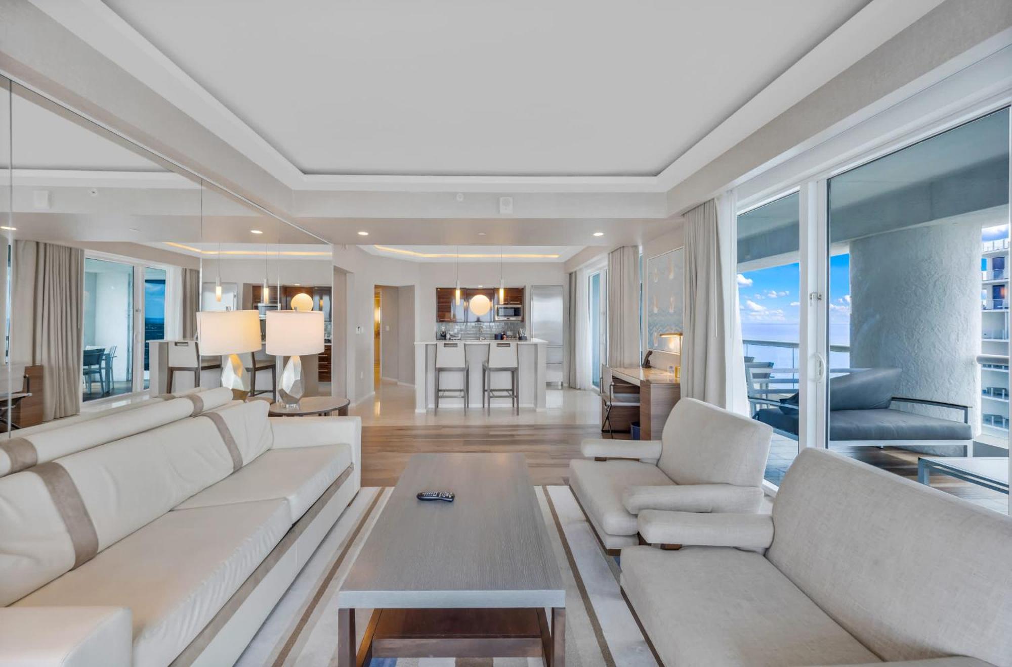 Beachfront With Spacious Balcony Apartment Fort Lauderdale