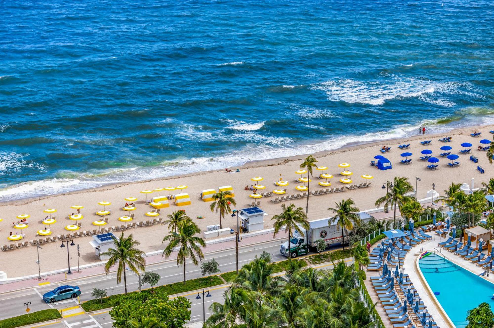 Apartment Beachfront With Spacious Balcony *