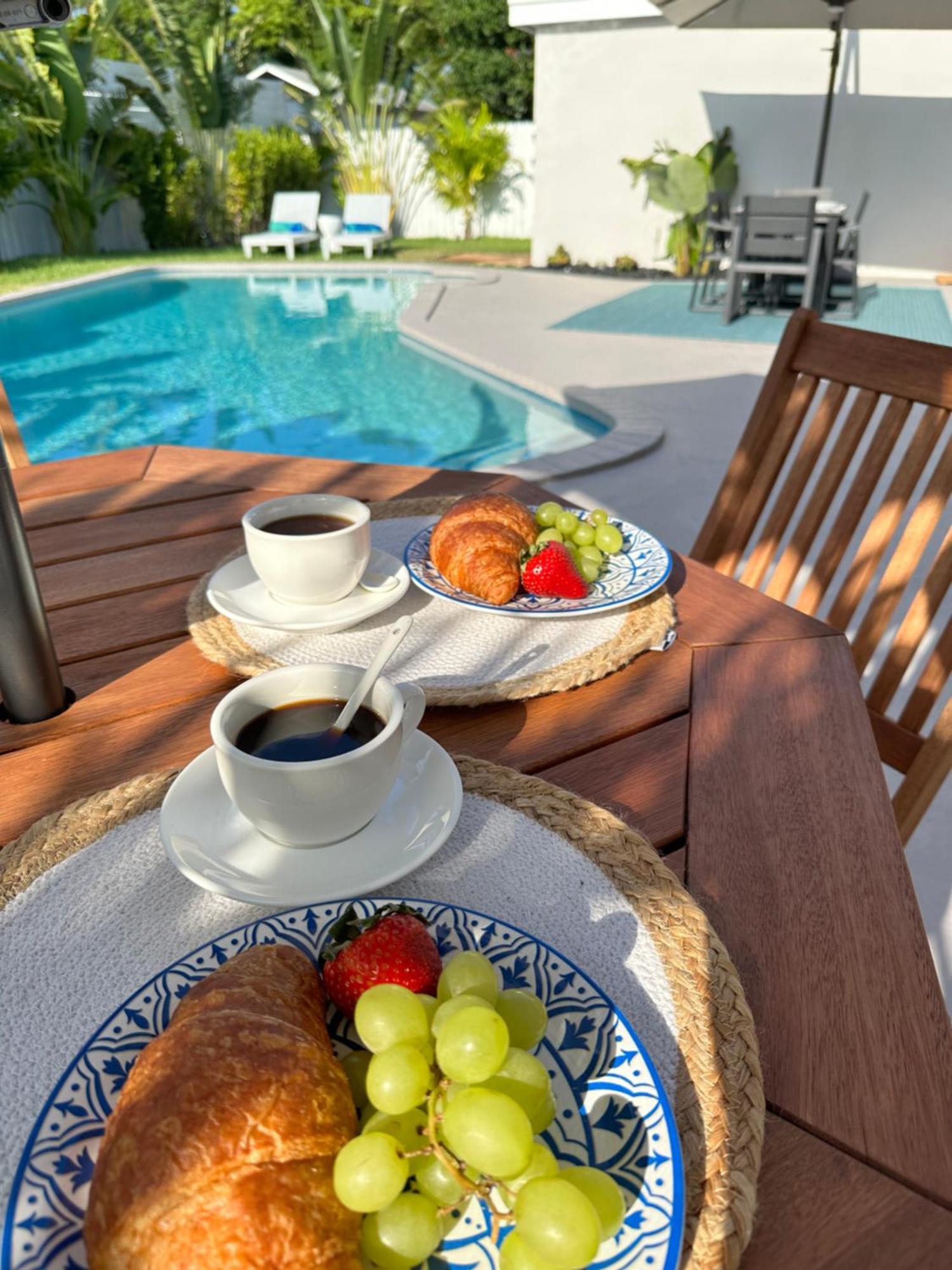 Aquamaria - Complete Duplex With Saltwater Pool, Perfect For Groups * Fort Lauderdale