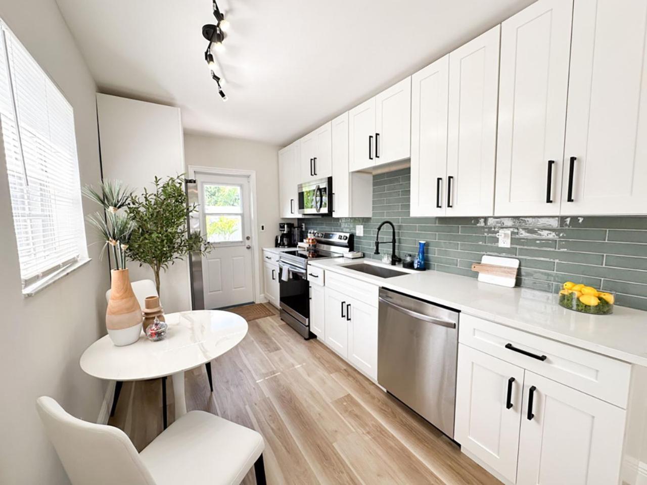 Aquamaria - Complete Duplex With Saltwater Pool, Perfect For Groups *