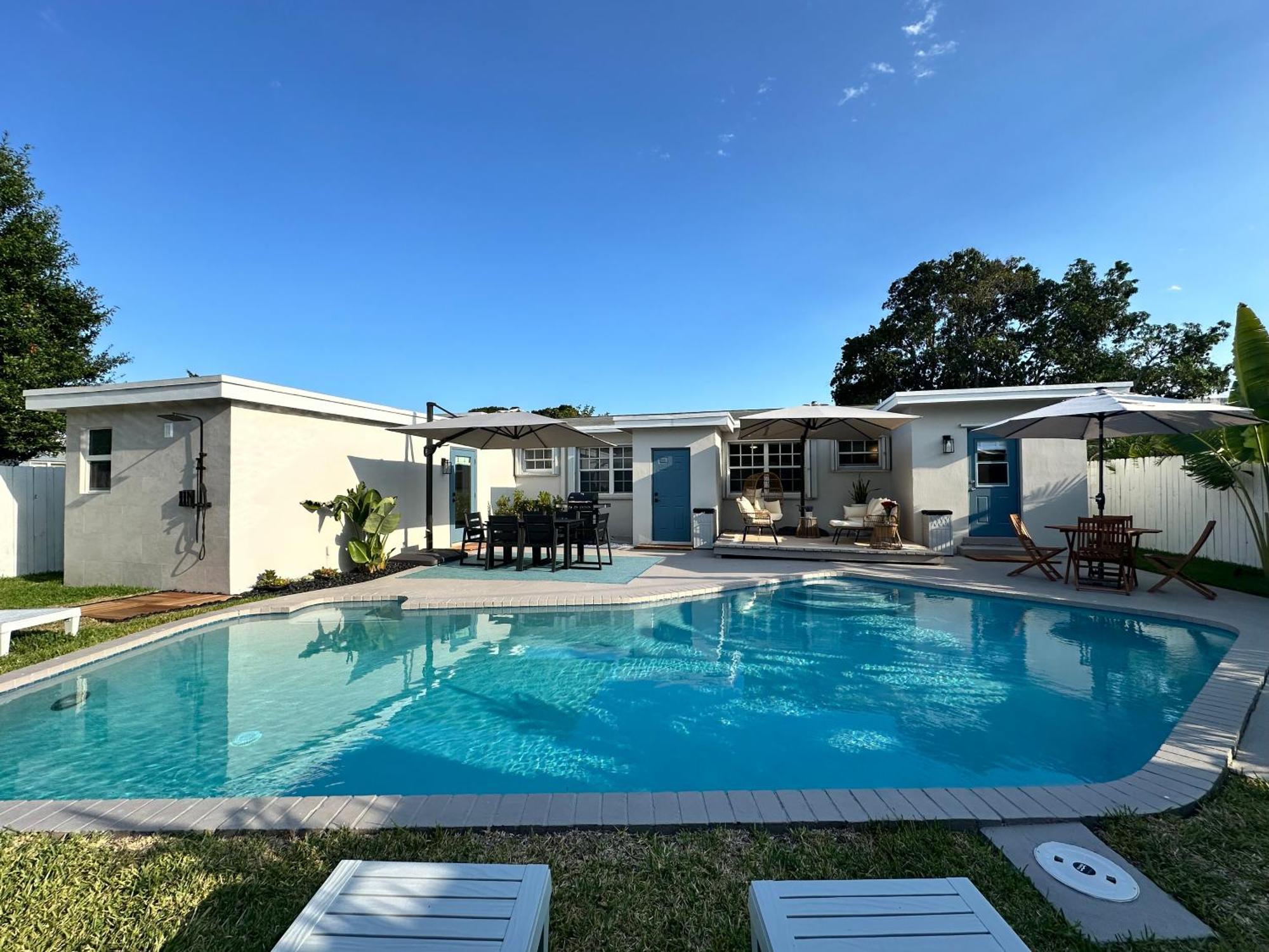 Aquamaria - Complete Duplex With Saltwater Pool, Perfect For Groups *