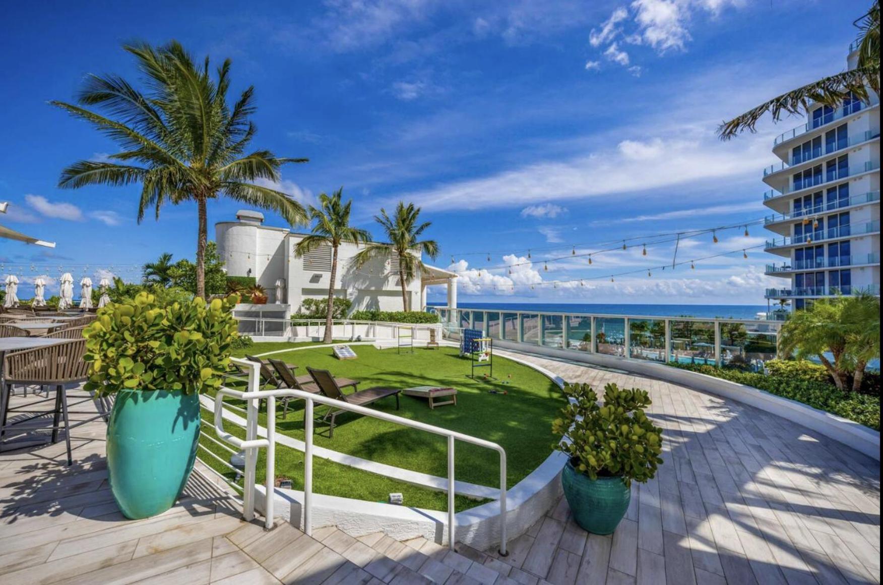 Beachfront With Spacious Balcony