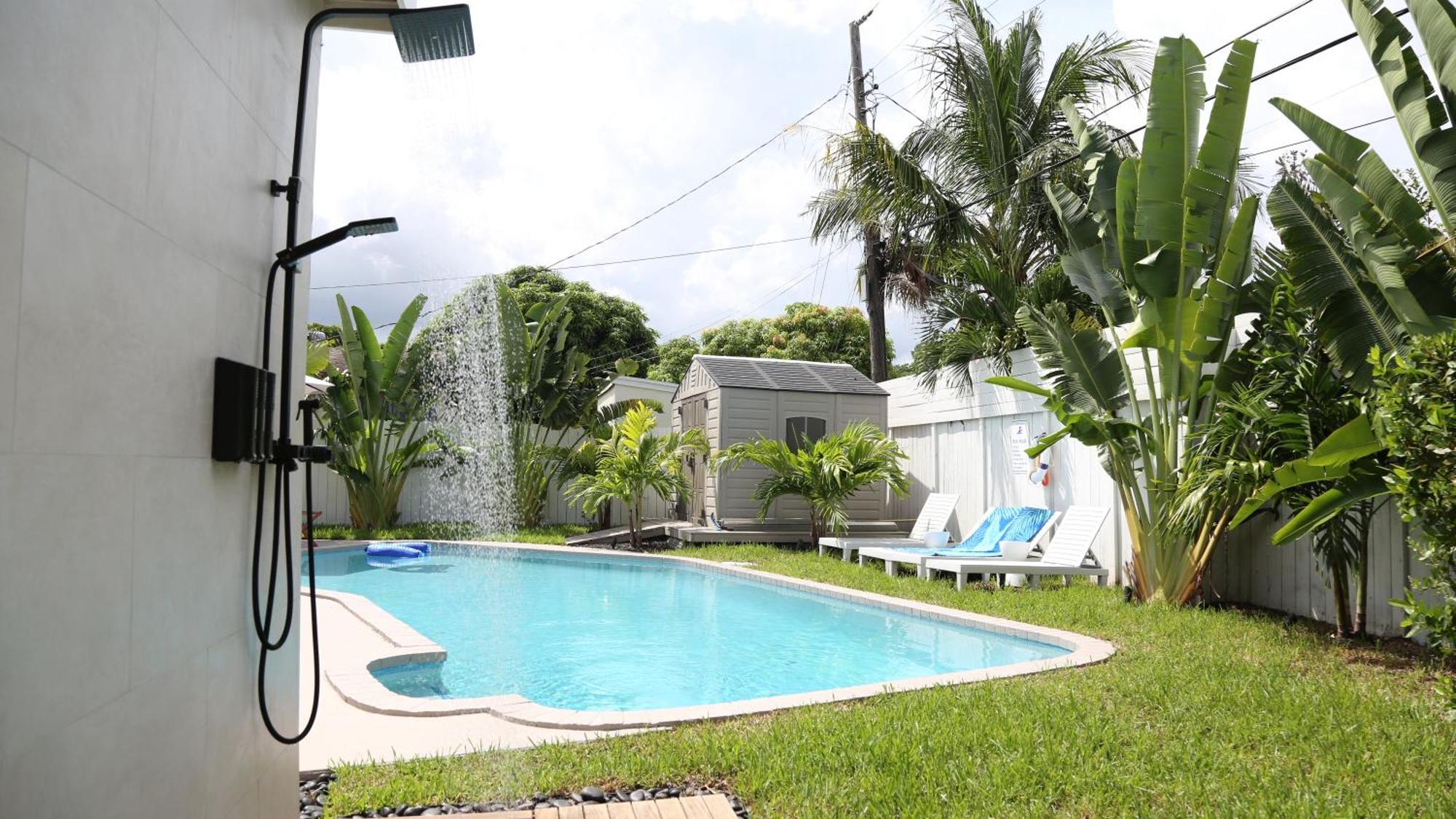 Aquamaria - Complete Duplex With Saltwater Pool, Perfect For Groups *