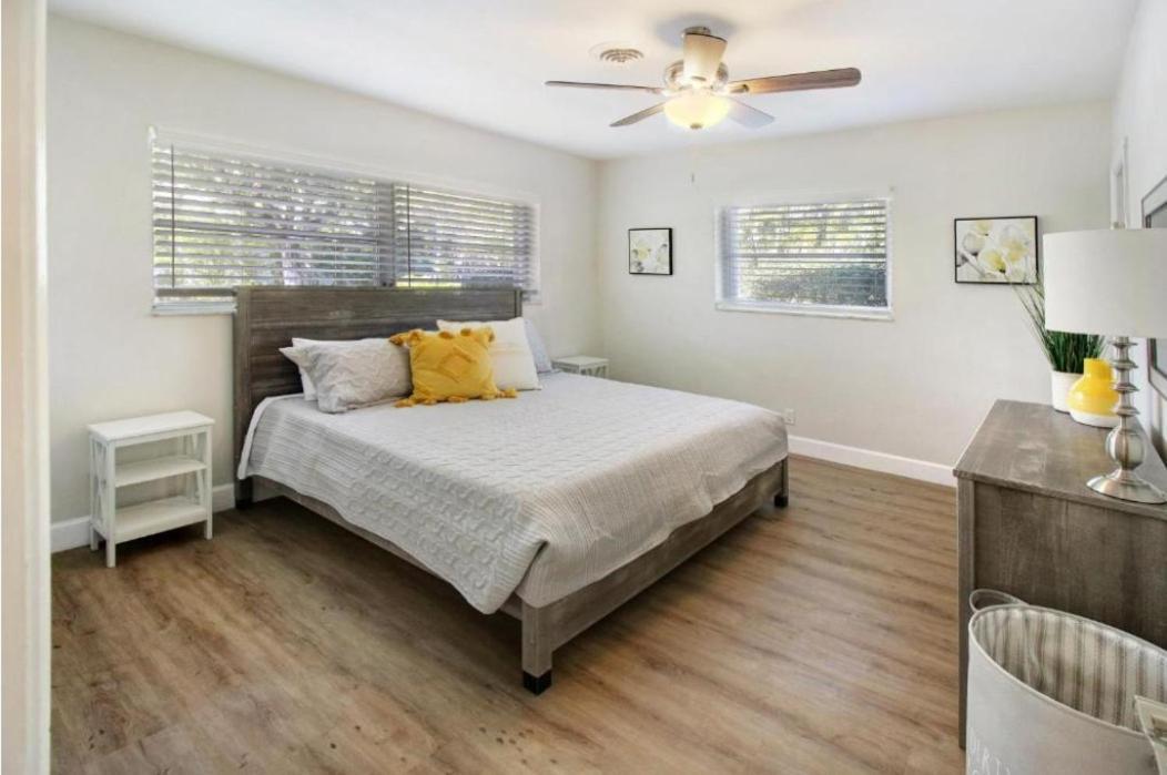 Paradise Bay Waterfront Waterman's Retreat N Lauderdale Holiday home *