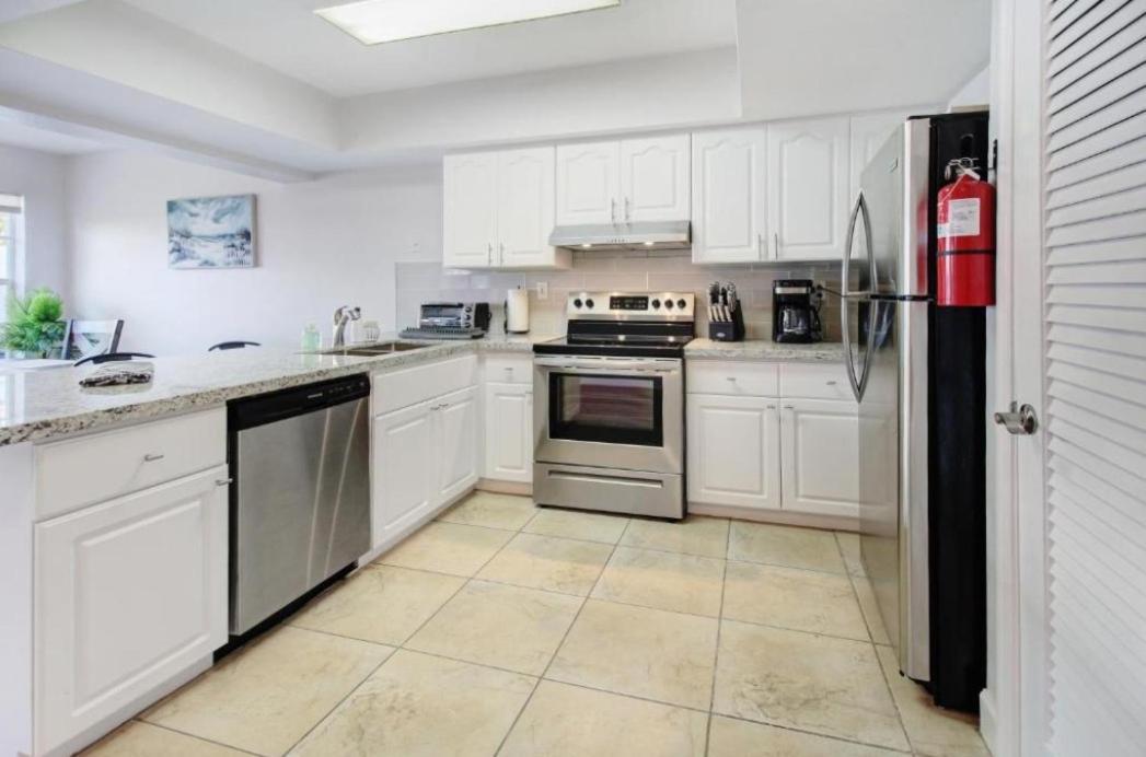Paradise Bay Waterfront Waterman's Retreat N Lauderdale Holiday home