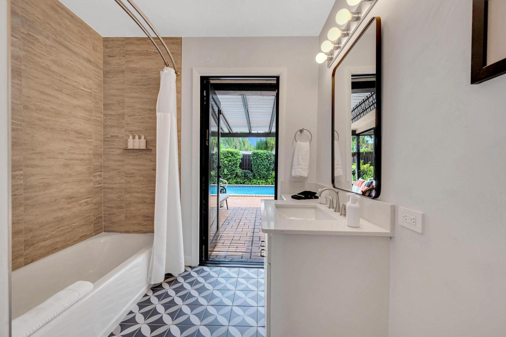 Boho Chic Heated Pool Proximity Escapism At Its Finest Coconut Key H0mes Holiday home *