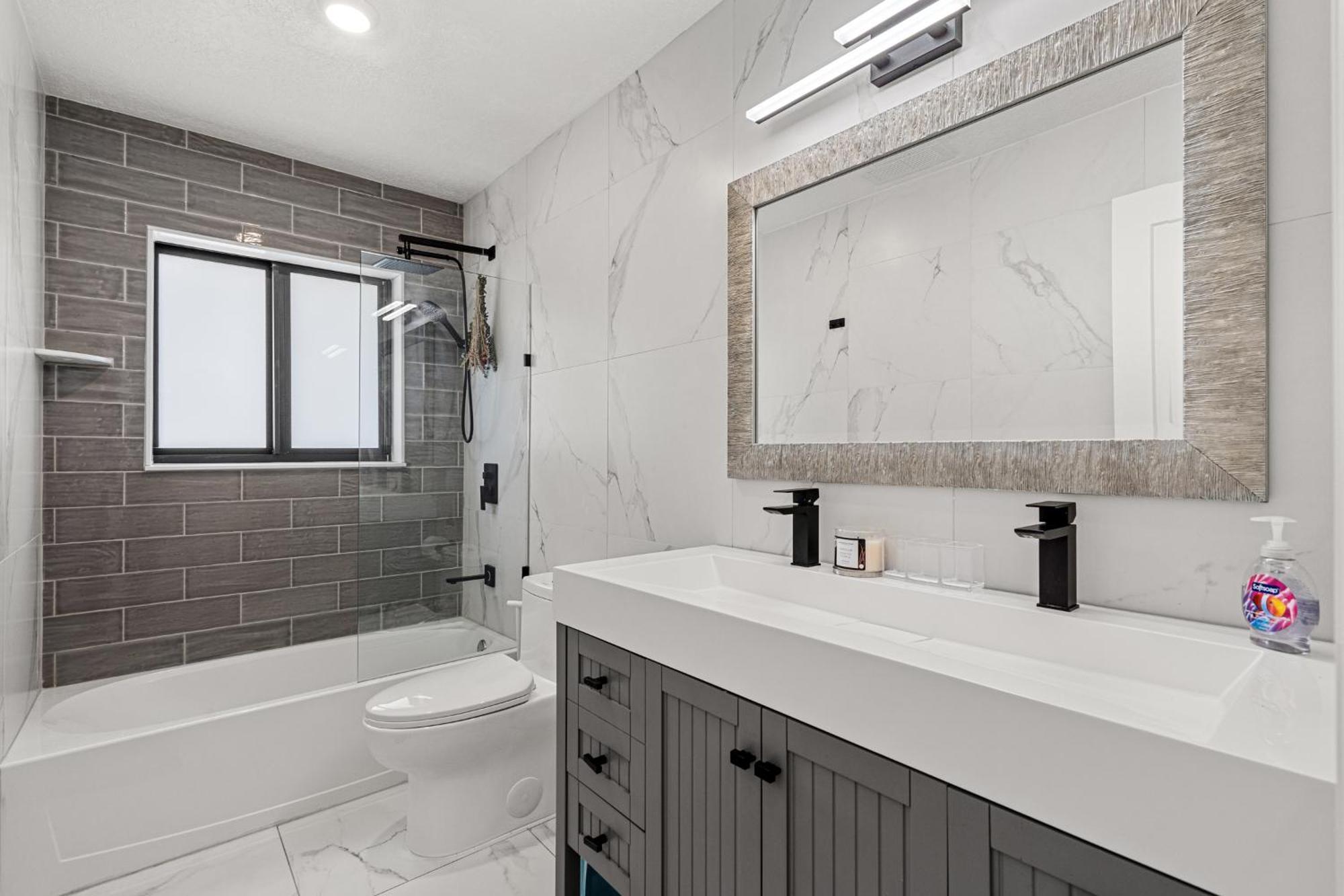Modern 4br-2ba Family Pool House 5 Mins Lauderdale-by-the-sea & Pompano Beaches Fort Lauderdale