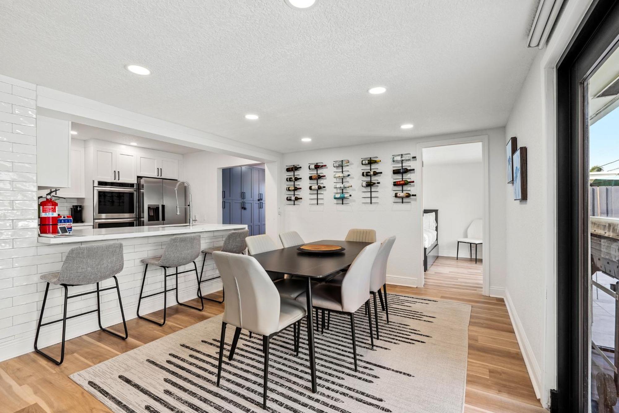 Modern 4br-2ba Family Pool House 5 Mins Lauderdale-by-the-sea & Pompano Beaches * Fort Lauderdale