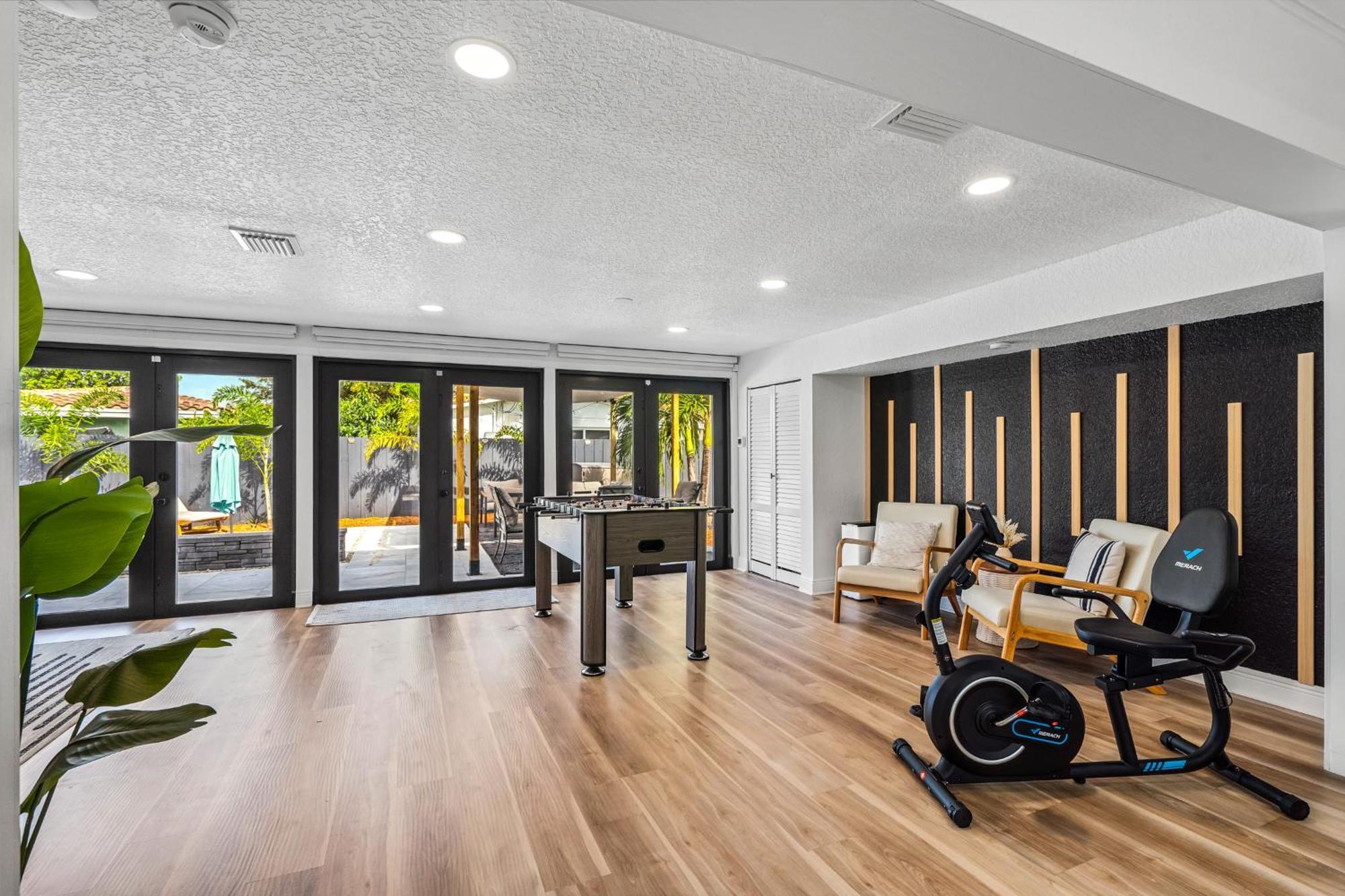 Modern 4br-2ba Family Pool House 5 Mins Lauderdale-by-the-sea & Pompano Beaches Apartment *
