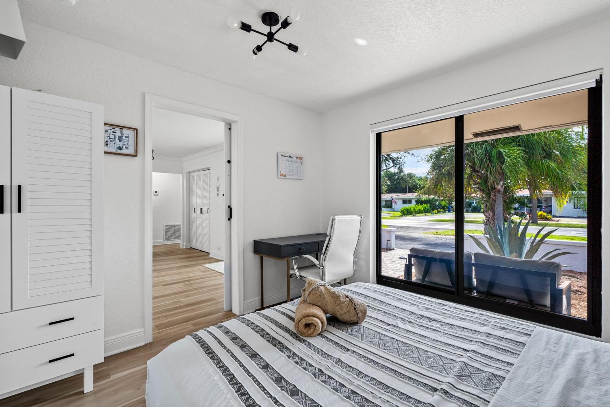 Modern 4br-2ba Family Pool House 5 Mins Lauderdale-by-the-sea & Pompano Beaches *