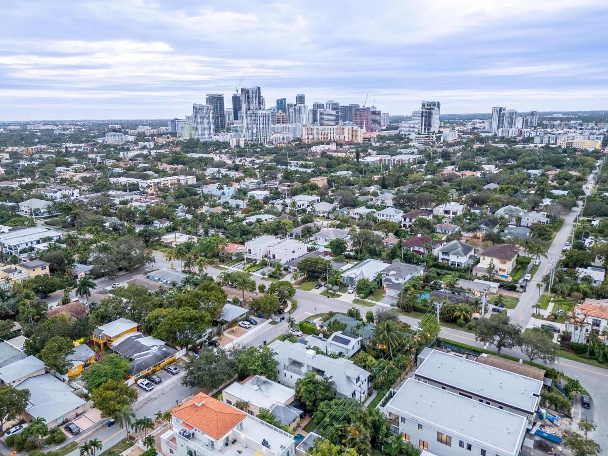 Apartment Uhost Ai - Elegant 1b Haven In Lauderdale
