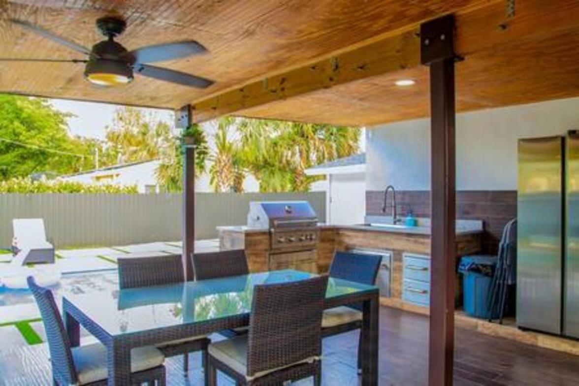 Modern Lux 3br 2ba With Heated Pool Holiday home