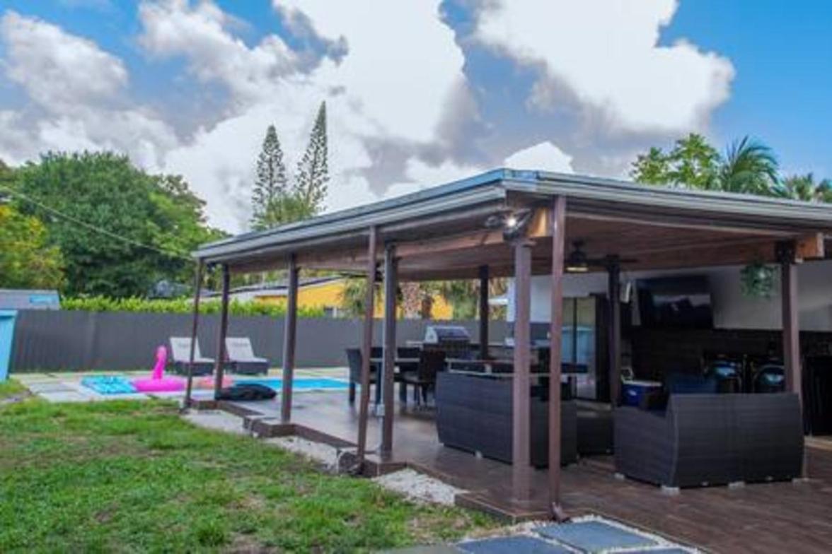 Modern Lux 3br 2ba With Heated Pool Holiday home *