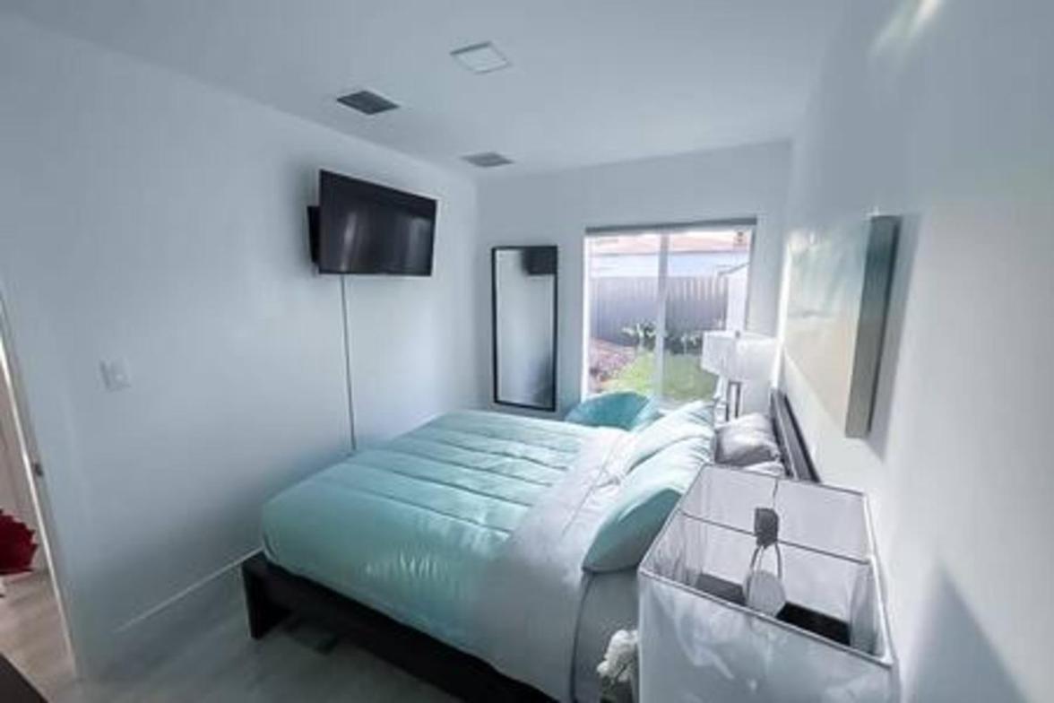 Modern Lux 3br 2ba With Heated Pool Holiday home Fort Lauderdale